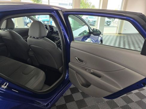 Used 2023 Hyundai Elantra Blue FWD image 36