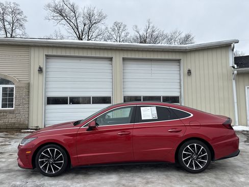 Used 2021 Hyundai Sonata Limited w/ Preferred Accessory Package image 9