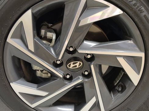 Used 2025 Hyundai Elantra Sport FWD image 31