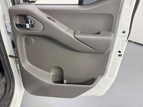 Used 2016 Nissan Frontier PRO-4X w/ Pro-4x Luxury Package image 40