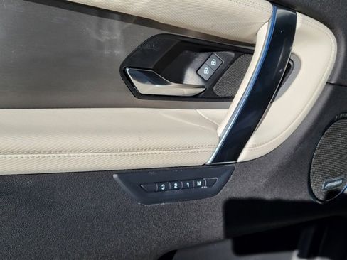 Used 2025 Land Rover Discovery Sport Dynamic SE image 25