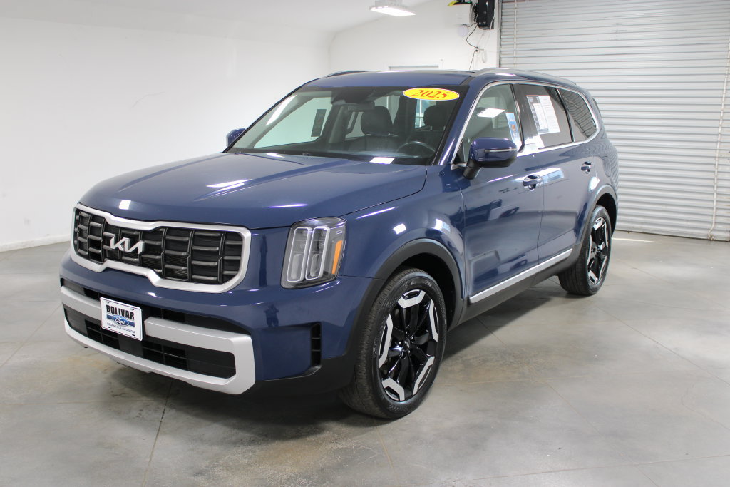 Used 2025 Kia Telluride S FWD image 4
