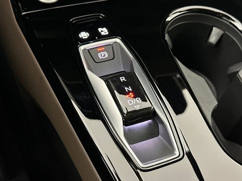 Used 2025 Audi Q6 e-tron Premium w/ Convenience Package image 21