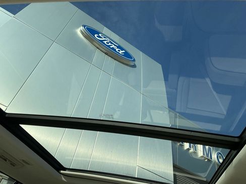 Used 2023 GMC Yukon XL Denali image 18