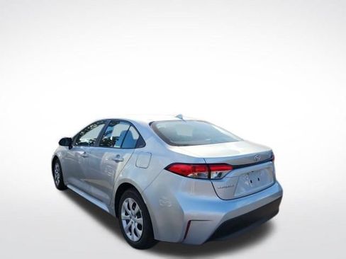 Used 2024 Toyota Corolla LE FWD image 3