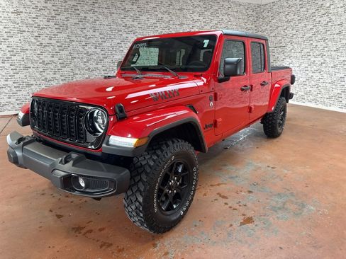 Used 2024 Jeep Gladiator Sport image 4