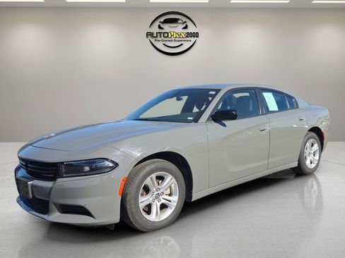 Used 2023 Dodge Charger SXT RWD image 3