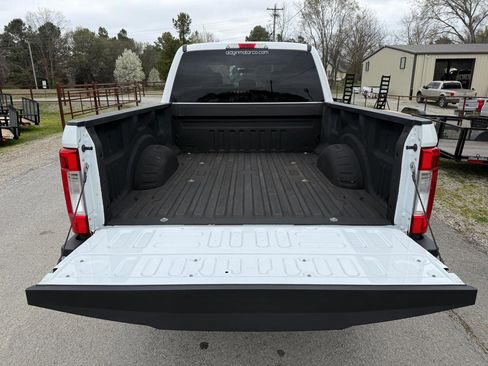Used 2019 Ford F250 XL w/ Power Equipment Group image 5