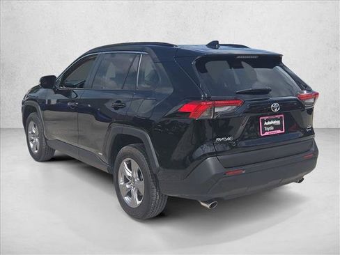 Certified 2025 Toyota RAV4 XLE AWD/4WD image 8