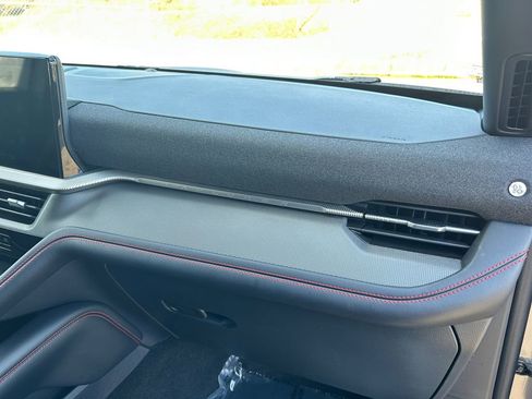 Used 2025 Ford Explorer ST-Line w/ ST-Line Street Pack image 26