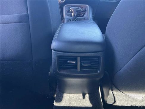 Used 2020 Dodge Challenger SXT image 18