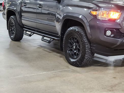 Used 2022 Toyota Tacoma SR5 image 15