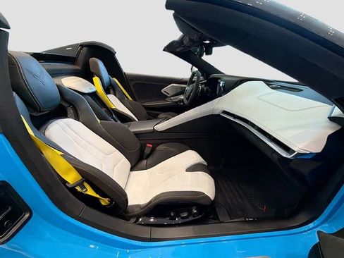 Used 2022 Chevrolet Corvette Stingray Premium Conv w/ Z51 Performance Package image 20