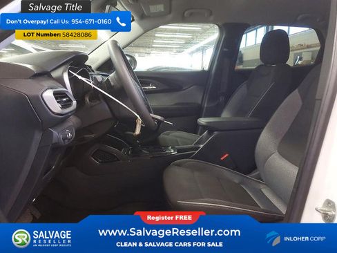 Used 2023 Chevrolet TrailBlazer LS FWD image 9