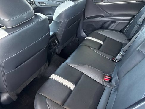 Used 2025 Toyota Camry SE FWD image 6