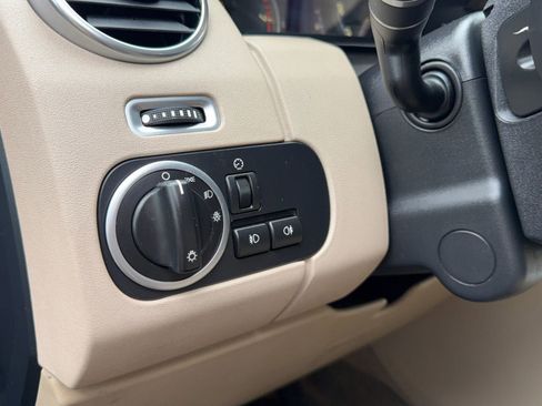 Used 2016 Land Rover LR4 HSE Silver Edition image 30