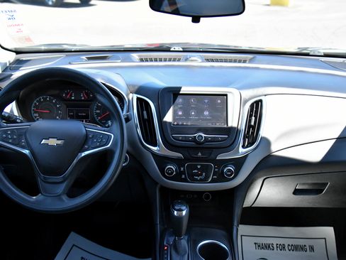 Used 2021 Chevrolet Equinox LS FWD image 32