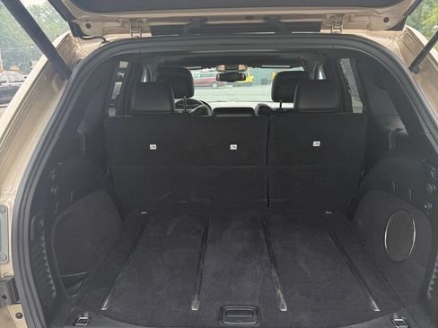 Used 2014 Jeep Grand Cherokee Limited w/ Trailer Tow Group IV AWD/4WD image 15