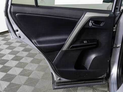 Used 2018 Toyota RAV4 Limited image 35