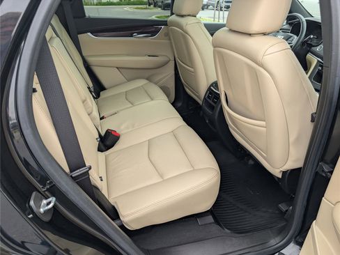Used 2018 Cadillac XT5 Premium Luxury FWD image 11