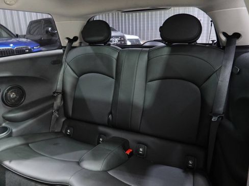 Used 2019 MINI Cooper S w/ Signature Upholstery Package FWD image 15