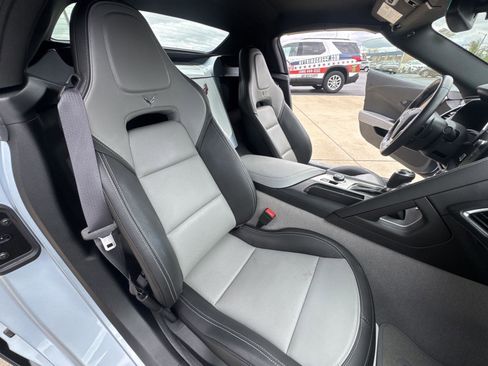 Used 2017 Chevrolet Corvette Grand Sport RWD image 12