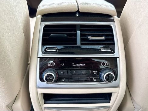 Used 2020 BMW 740i w/ Cold Weather Package RWD image 29