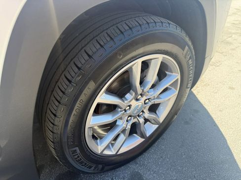 Used 2022 GMC Terrain SLT AWD/4WD image 27