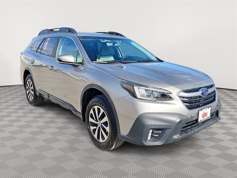 Used 2020 Subaru Outback Premium image 3