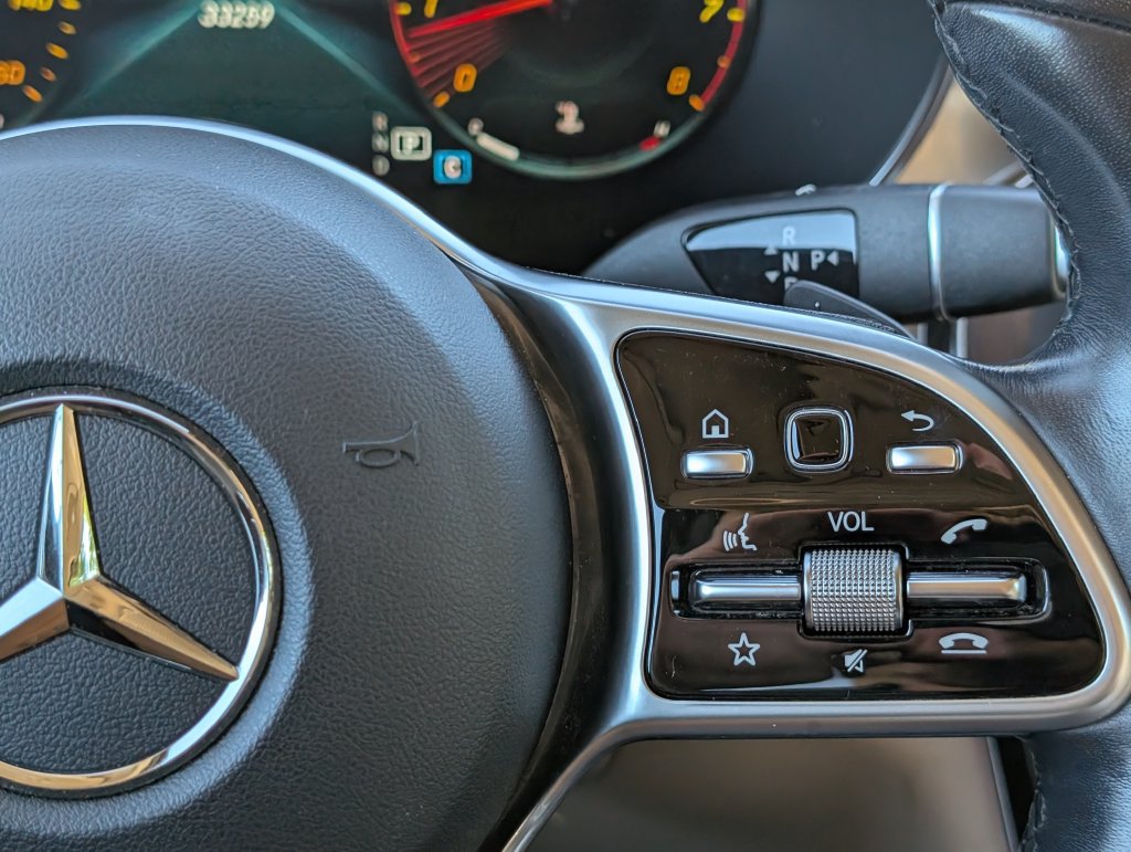 Used 2022 Mercedes-Benz GLC 300 4MATIC image 27
