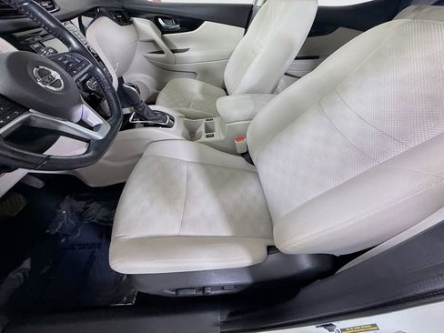 Certified 2022 Nissan Rogue Sport SV AWD/4WD image 25