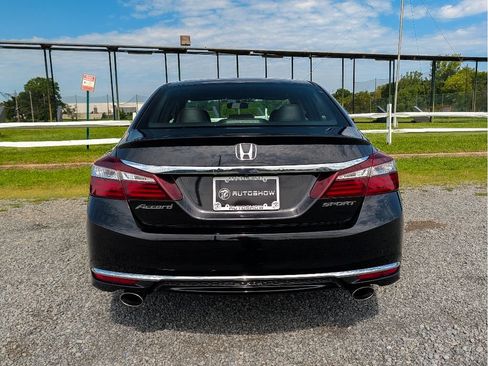 Used 2017 Honda Accord Sport image 6