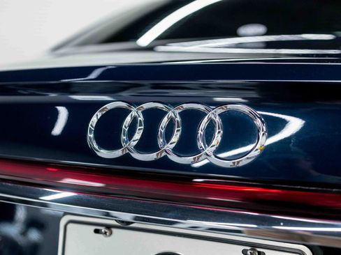 Used 2025 Audi A8 L 3.0T AWD/4WD image 27