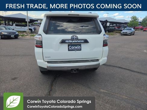 Used 2022 Toyota 4Runner TRD Off-Road AWD/4WD image 7