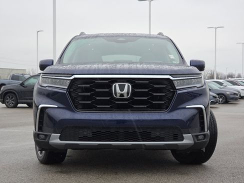 Used 2023 Honda Pilot Touring image 13