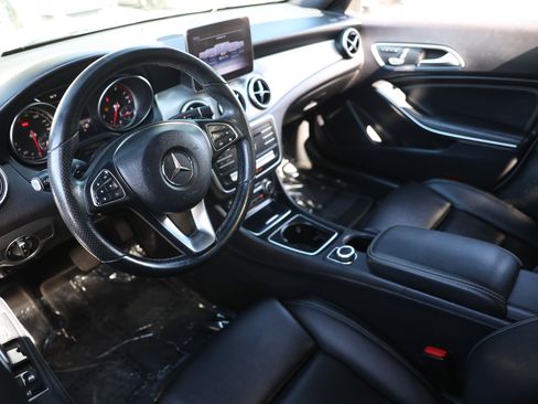 Used 2019 Mercedes-Benz CLA 250 image 6