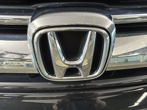 Used 2019 Honda CR-V LX image 9