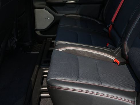 New 2026 RAM 1500 Laramie AWD/4WD image 18
