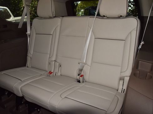Used 2024 GMC Yukon XL Denali w/ Advanced Technology Package AWD/4WD image 15