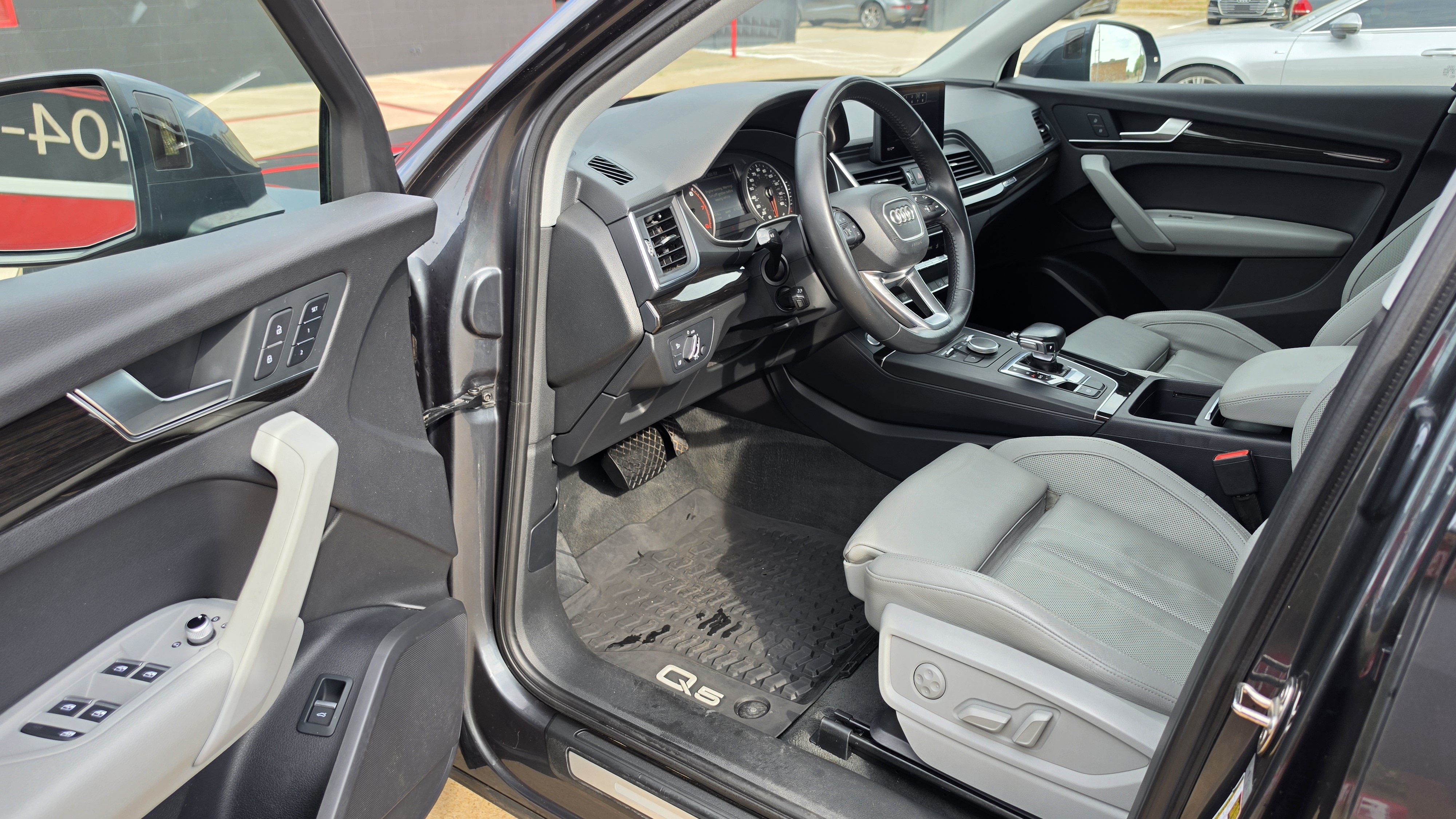 Used 2018 Audi Q5 2.0T Premium Plus AWD/4WD image 24