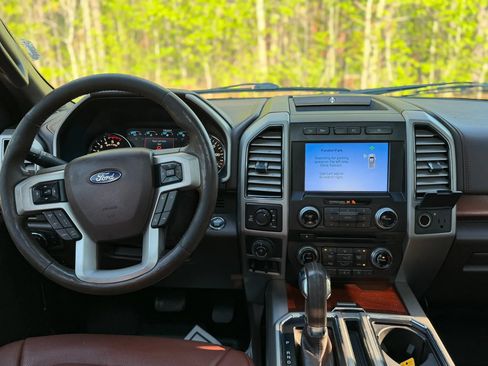 Used 2018 Ford F150 King Ranch w/ Equipment Group 601A Luxury AWD/4WD image 18