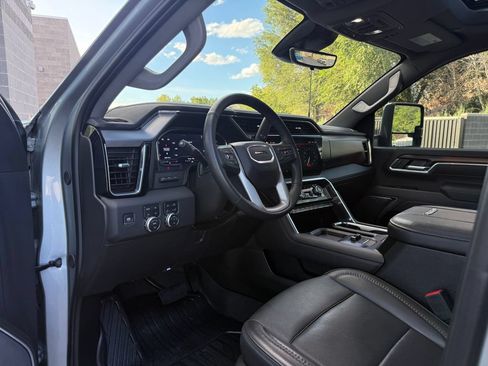 Used 2025 GMC Sierra 3500 Denali w/ Denali Reserve Package AWD/4WD image 24