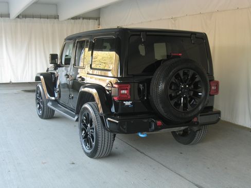 Used 2021 Jeep Wrangler Unlimited Sahara image 26