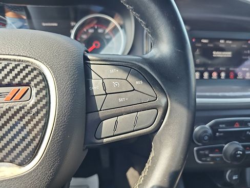 Used 2020 Dodge Charger SXT RWD image 15