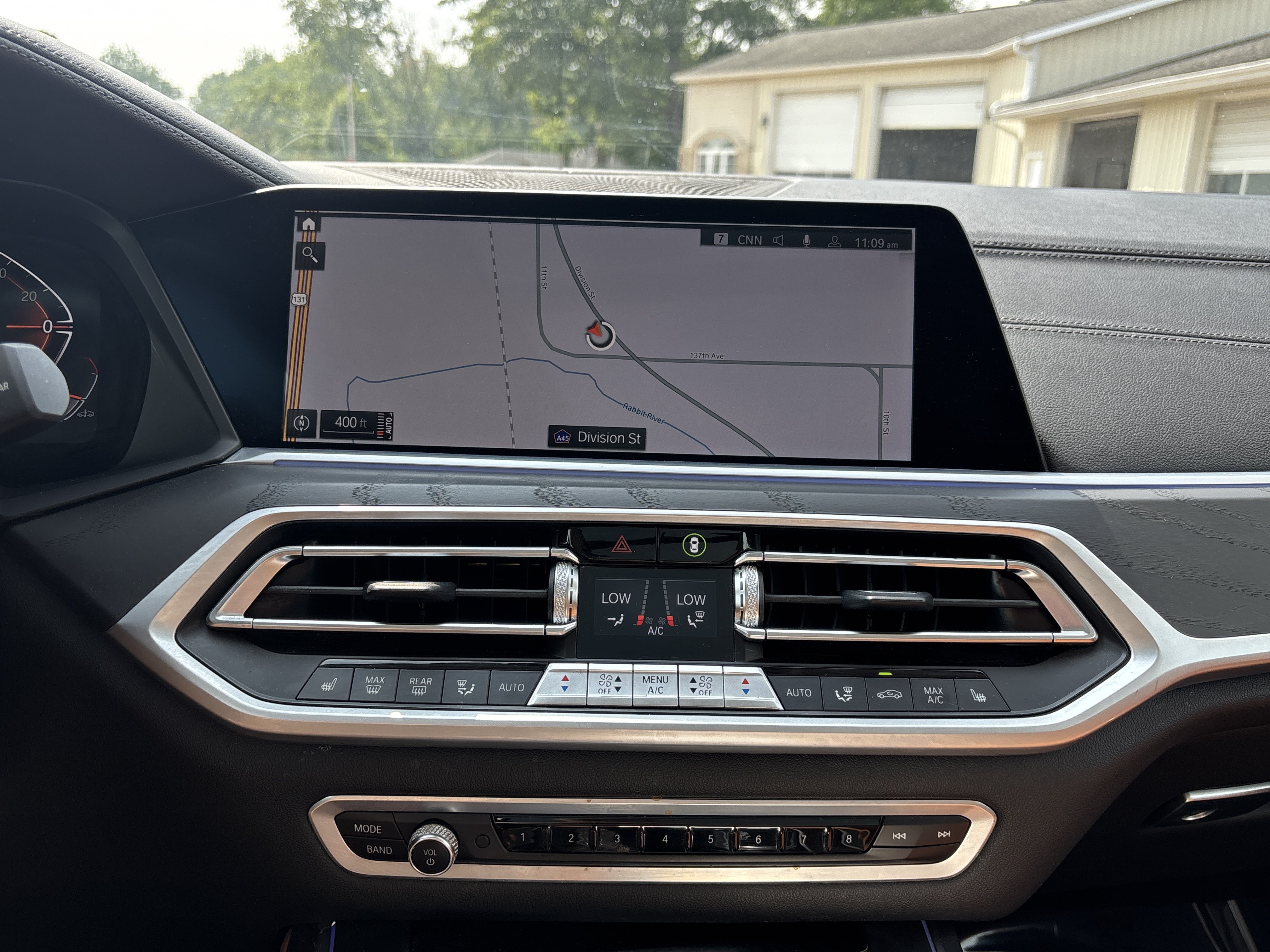 Used 2022 BMW X7 xDrive40i w/ Premium Package AWD/4WD image 24