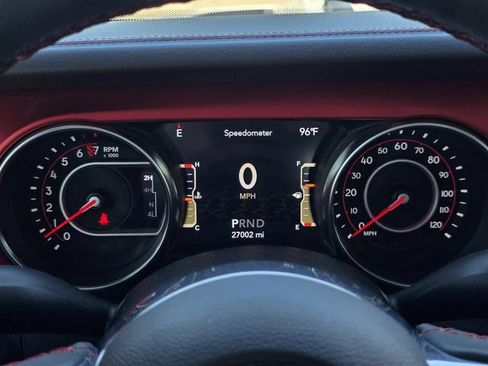 Used 2022 Jeep Gladiator Rubicon w/ Cold Weather Group AWD/4WD image 17