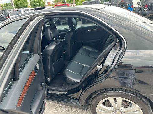 Used 2009 Mercedes-Benz C 300 Sport image 14