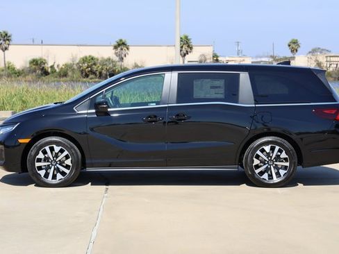 New 2026 Honda Odyssey EX-L image 5