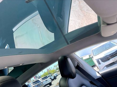 Used 2018 Tesla Model 3 Long Range AWD/4WD image 18