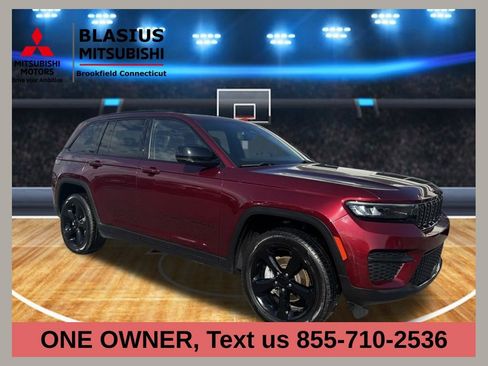 Used 2023 Jeep Grand Cherokee Altitude image 1